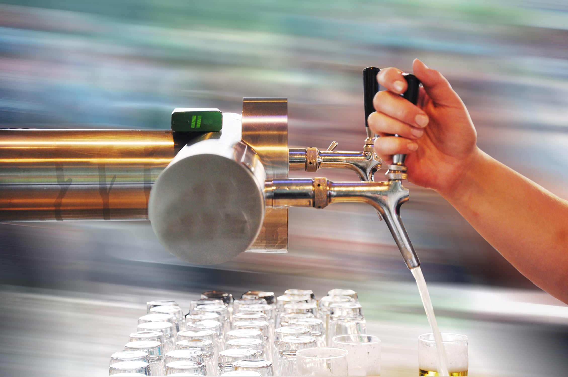 Bierzapfanlage kaufen - Wissenswertes über die verschiedenen Typen und ihre Funktionen