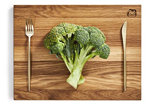 Granny's World® Vollholz Schneidebrett aus Eichenholz | Groß 40 x 30 x 2cm | Robust & langlebig | Nachhaltige Forstwirtschaft aus Europa | Servierbrett | Antibakterielles Küchenbrett | Eichenbrett