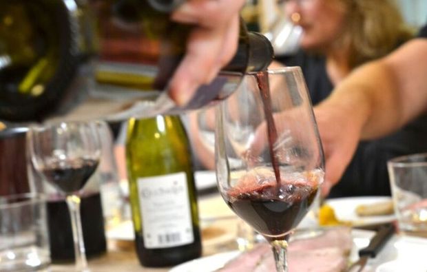 Wein Tasting in Berlin, 8 Weine & Buffet, Weinverkostung